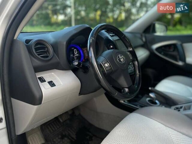 Сірий Тойота RAV4 EV, об'ємом двигуна 0 л та пробігом 210 тис. км за 10490 $, фото 17 на Automoto.ua