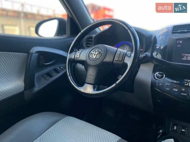 Сірий Тойота RAV4 EV, об'ємом двигуна 0 л та пробігом 210 тис. км за 11500 $, фото 43 на Automoto.ua