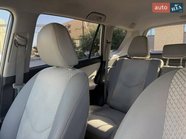 Сірий Тойота RAV4 EV, об'ємом двигуна 0 л та пробігом 97 тис. км за 11900 $, фото 19 на Automoto.ua