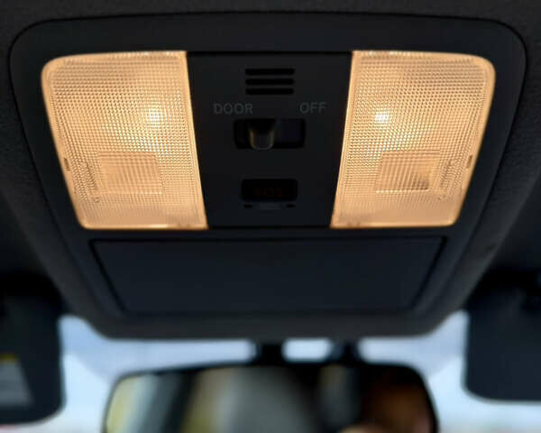 Сірий Тойота RAV4 EV, об'ємом двигуна 0 л та пробігом 149 тис. км за 11999 $, фото 27 на Automoto.ua