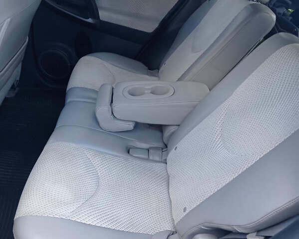 Сірий Тойота RAV4 EV, об'ємом двигуна 0 л та пробігом 185 тис. км за 11500 $, фото 4 на Automoto.ua