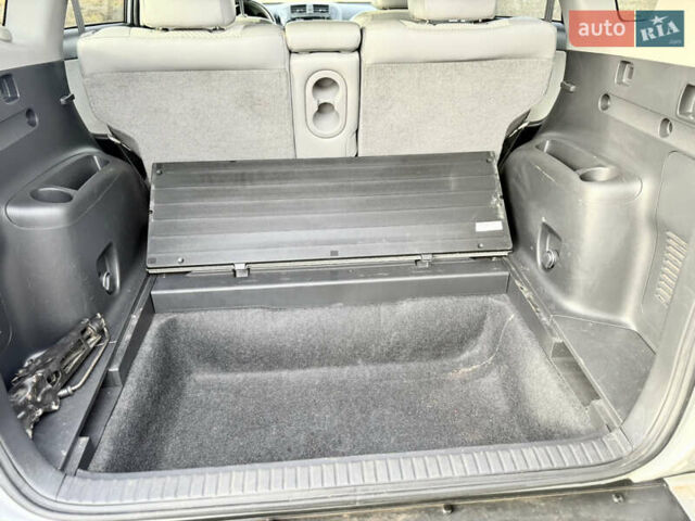 Сірий Тойота RAV4 EV, об'ємом двигуна 0 л та пробігом 149 тис. км за 11999 $, фото 25 на Automoto.ua