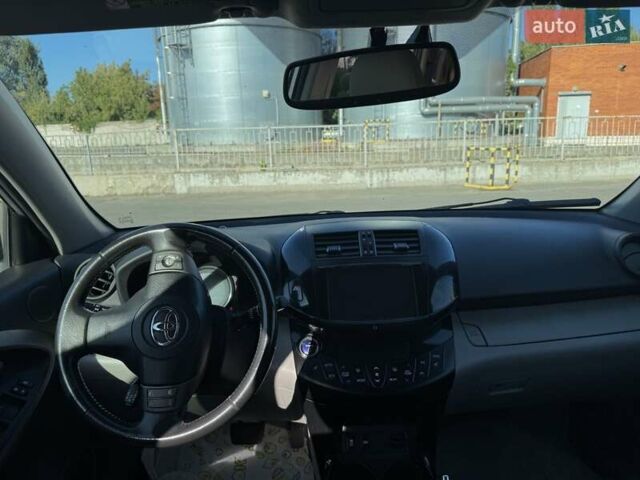 Сірий Тойота RAV4 EV, об'ємом двигуна 0 л та пробігом 97 тис. км за 11900 $, фото 25 на Automoto.ua