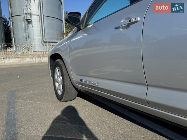 Сірий Тойота RAV4 EV, об'ємом двигуна 0 л та пробігом 97 тис. км за 11900 $, фото 1 на Automoto.ua