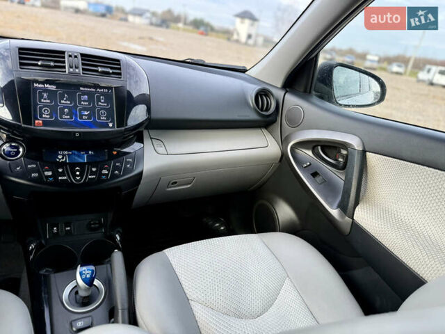 Сірий Тойота RAV4 EV, об'ємом двигуна 0 л та пробігом 149 тис. км за 11999 $, фото 22 на Automoto.ua