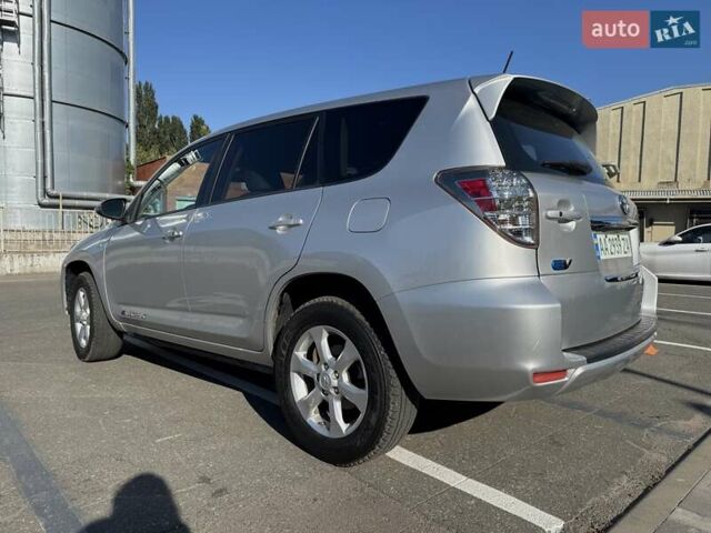 Сірий Тойота RAV4 EV, об'ємом двигуна 0 л та пробігом 97 тис. км за 11900 $, фото 6 на Automoto.ua