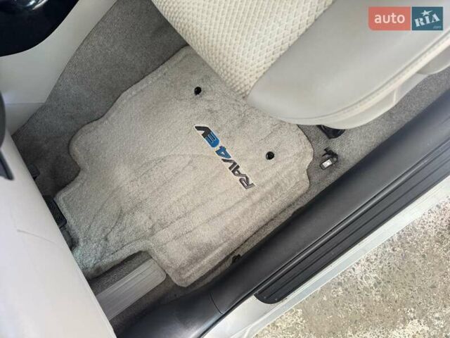 Сірий Тойота RAV4 EV, об'ємом двигуна 0 л та пробігом 97 тис. км за 11900 $, фото 13 на Automoto.ua