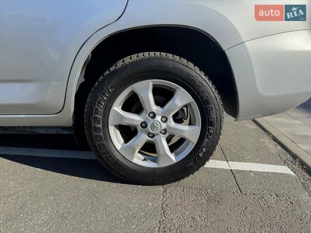 Сірий Тойота RAV4 EV, об'ємом двигуна 0 л та пробігом 97 тис. км за 11900 $, фото 18 на Automoto.ua
