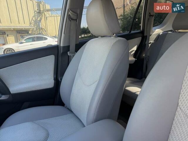Сірий Тойота RAV4 EV, об'ємом двигуна 0 л та пробігом 97 тис. км за 11900 $, фото 20 на Automoto.ua