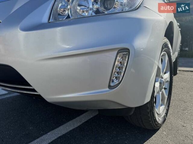 Сірий Тойота RAV4 EV, об'ємом двигуна 0 л та пробігом 97 тис. км за 11900 $, фото 21 на Automoto.ua