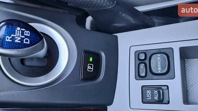 Серый Тойота RAV4 EV, объемом двигателя 0 л и пробегом 130 тыс. км за 8950 $, фото 8 на Automoto.ua