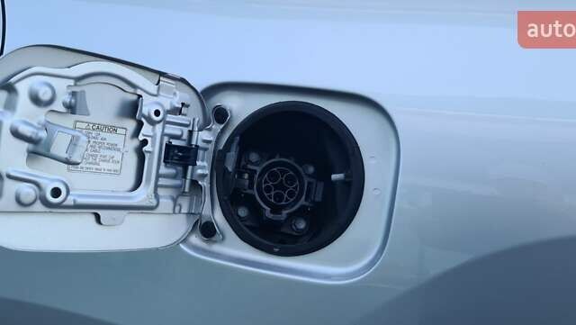 Серый Тойота RAV4 EV, объемом двигателя 0 л и пробегом 130 тыс. км за 8950 $, фото 9 на Automoto.ua