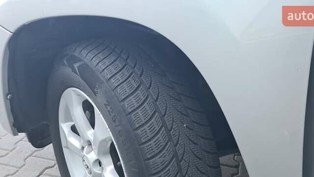 Серый Тойота RAV4 EV, объемом двигателя 0 л и пробегом 130 тыс. км за 8950 $, фото 6 на Automoto.ua