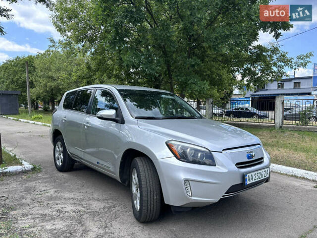 Сірий Тойота RAV4 EV, об'ємом двигуна 0 л та пробігом 195 тис. км за 9000 $, фото 2 на Automoto.ua