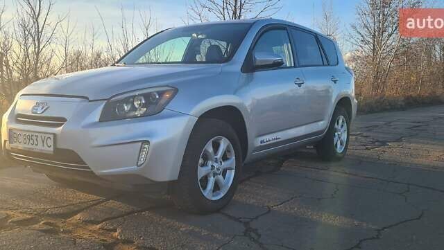 Серый Тойота RAV4 EV, объемом двигателя 0 л и пробегом 130 тыс. км за 8950 $, фото 20 на Automoto.ua