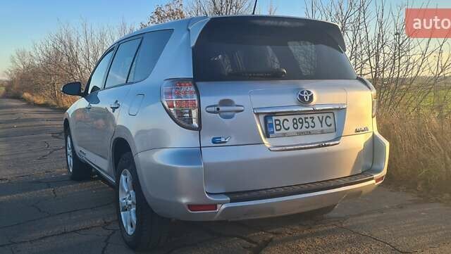 Серый Тойота RAV4 EV, объемом двигателя 0 л и пробегом 130 тыс. км за 8950 $, фото 25 на Automoto.ua