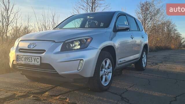 Серый Тойота RAV4 EV, объемом двигателя 0 л и пробегом 130 тыс. км за 8950 $, фото 18 на Automoto.ua