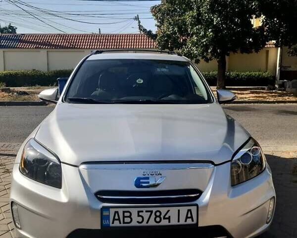 Сірий Тойота RAV4 EV, об'ємом двигуна 0 л та пробігом 200 тис. км за 9500 $, фото 1 на Automoto.ua