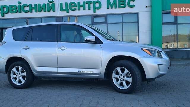Сірий Тойота RAV4 EV, об'ємом двигуна 0 л та пробігом 129 тис. км за 9850 $, фото 5 на Automoto.ua