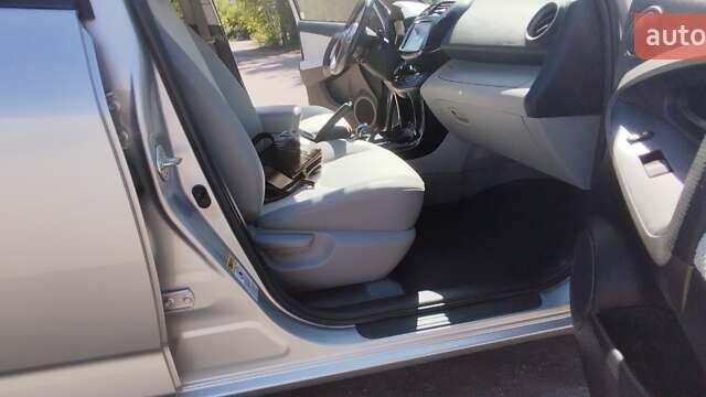 Сірий Тойота RAV4 EV, об'ємом двигуна 0 л та пробігом 126 тис. км за 10700 $, фото 11 на Automoto.ua