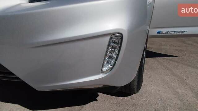 Сірий Тойота RAV4 EV, об'ємом двигуна 0 л та пробігом 126 тис. км за 10700 $, фото 32 на Automoto.ua