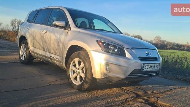 Серый Тойота RAV4 EV, объемом двигателя 0 л и пробегом 130 тыс. км за 8950 $, фото 21 на Automoto.ua