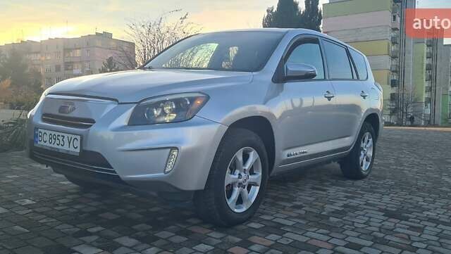 Серый Тойота RAV4 EV, объемом двигателя 0 л и пробегом 130 тыс. км за 8950 $, фото 27 на Automoto.ua