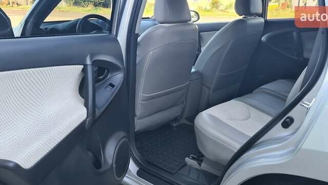Сірий Тойота RAV4 EV, об'ємом двигуна 0 л та пробігом 129 тис. км за 9850 $, фото 20 на Automoto.ua
