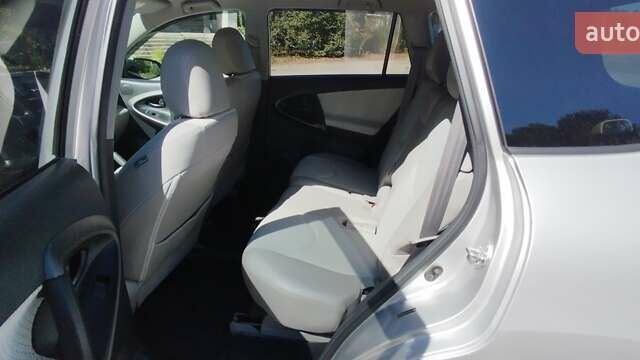 Сірий Тойота RAV4 EV, об'ємом двигуна 0 л та пробігом 126 тис. км за 10700 $, фото 10 на Automoto.ua