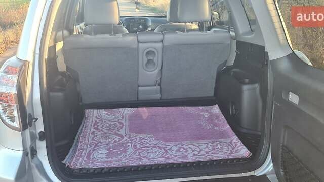 Серый Тойота RAV4 EV, объемом двигателя 0 л и пробегом 130 тыс. км за 8950 $, фото 26 на Automoto.ua