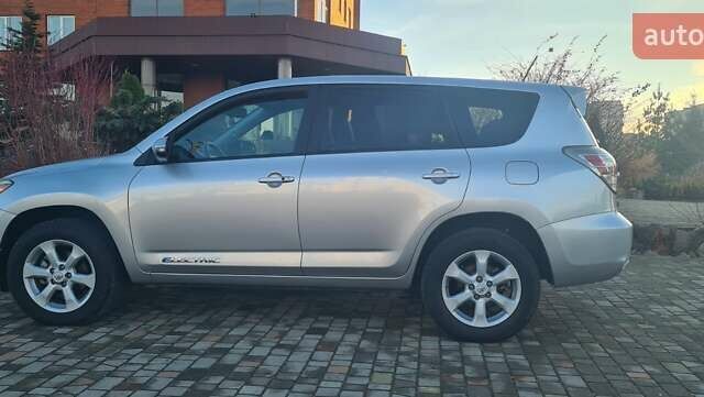 Серый Тойота RAV4 EV, объемом двигателя 0 л и пробегом 130 тыс. км за 8950 $, фото 37 на Automoto.ua