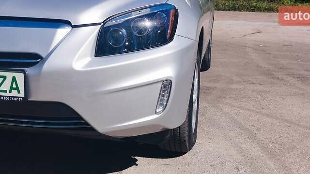 Сірий Тойота RAV4 EV, об'ємом двигуна 0 л та пробігом 126 тис. км за 10700 $, фото 6 на Automoto.ua