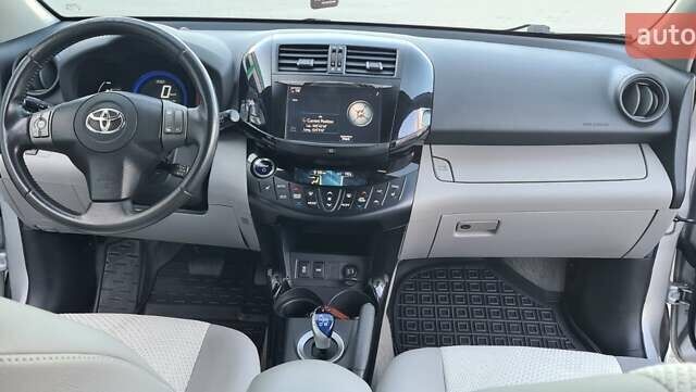 Сірий Тойота RAV4 EV, об'ємом двигуна 0 л та пробігом 129 тис. км за 9850 $, фото 23 на Automoto.ua
