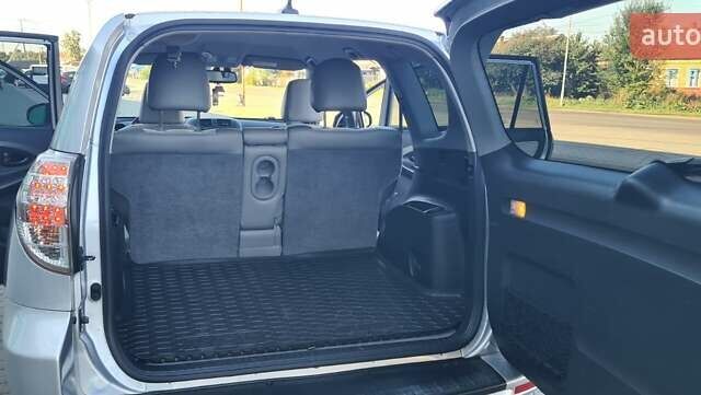 Серый Тойота RAV4 EV, объемом двигателя 0 л и пробегом 130 тыс. км за 8950 $, фото 4 на Automoto.ua