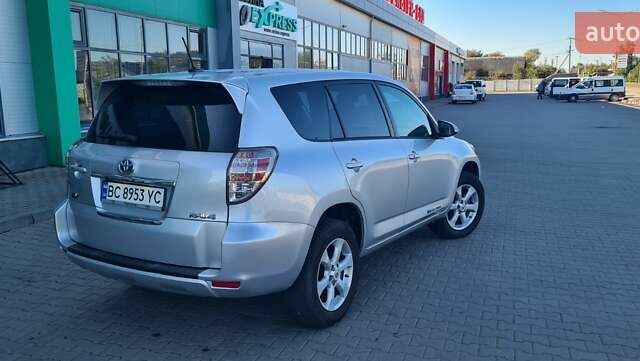 Сірий Тойота RAV4 EV, об'ємом двигуна 0 л та пробігом 129 тис. км за 9850 $, фото 8 на Automoto.ua