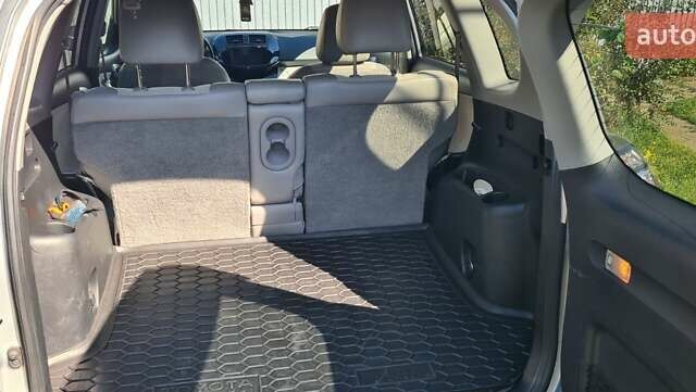 Сірий Тойота RAV4 EV, об'ємом двигуна 0 л та пробігом 129 тис. км за 9850 $, фото 46 на Automoto.ua