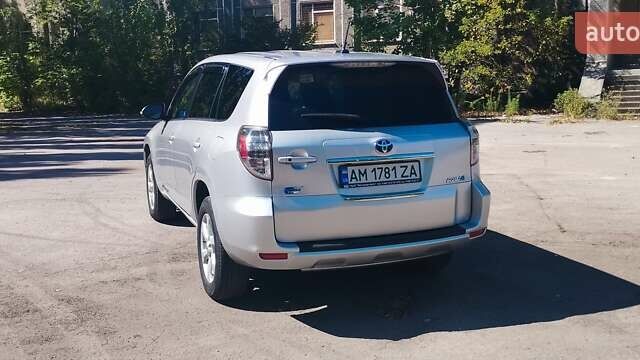 Сірий Тойота RAV4 EV, об'ємом двигуна 0 л та пробігом 126 тис. км за 10700 $, фото 4 на Automoto.ua