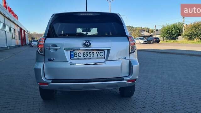Сірий Тойота RAV4 EV, об'ємом двигуна 0 л та пробігом 129 тис. км за 9850 $, фото 7 на Automoto.ua