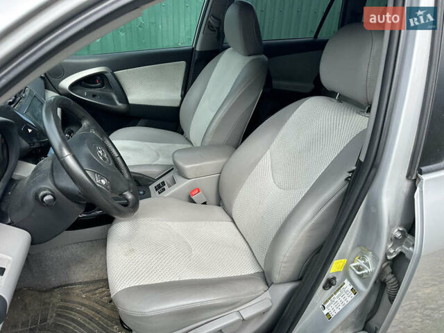 Сірий Тойота RAV4 EV, об'ємом двигуна 0 л та пробігом 150 тис. км за 7700 $, фото 8 на Automoto.ua