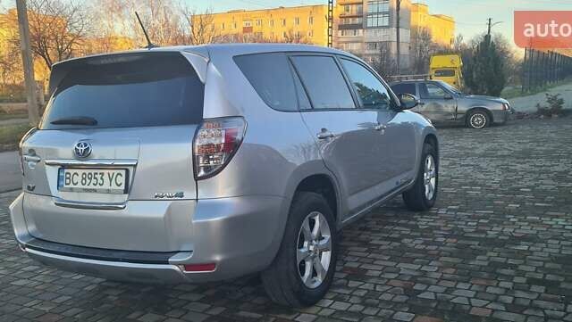 Серый Тойота RAV4 EV, объемом двигателя 0 л и пробегом 130 тыс. км за 8950 $, фото 34 на Automoto.ua