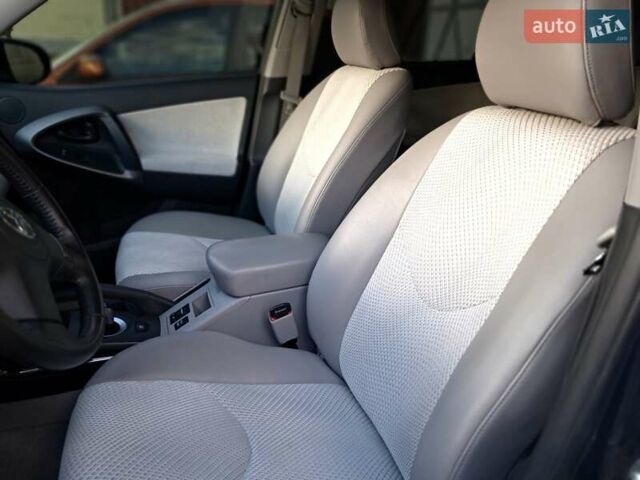 Синий Тойота RAV4 EV, объемом двигателя 0 л и пробегом 189 тыс. км за 10990 $, фото 9 на Automoto.ua