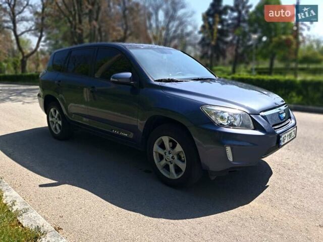 Синий Тойота RAV4 EV, объемом двигателя 0 л и пробегом 189 тыс. км за 10990 $, фото 24 на Automoto.ua