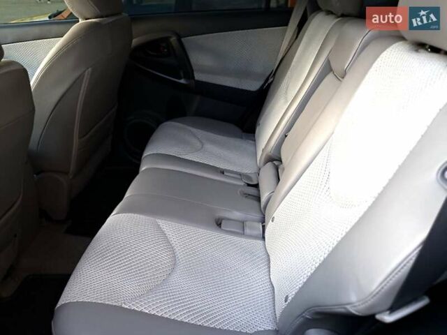 Синий Тойота RAV4 EV, объемом двигателя 0 л и пробегом 189 тыс. км за 10990 $, фото 10 на Automoto.ua