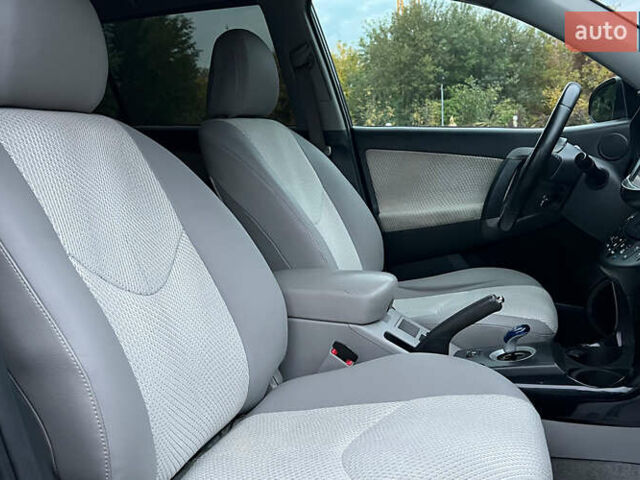 Тойота RAV4 EV 2013 в Львове на Automoto.ua Синий Тойота RAV4 EV, объемом двигателя 0 л и пробегом 230 тыс. км за 8999 $, фото 15 на Automoto.ua