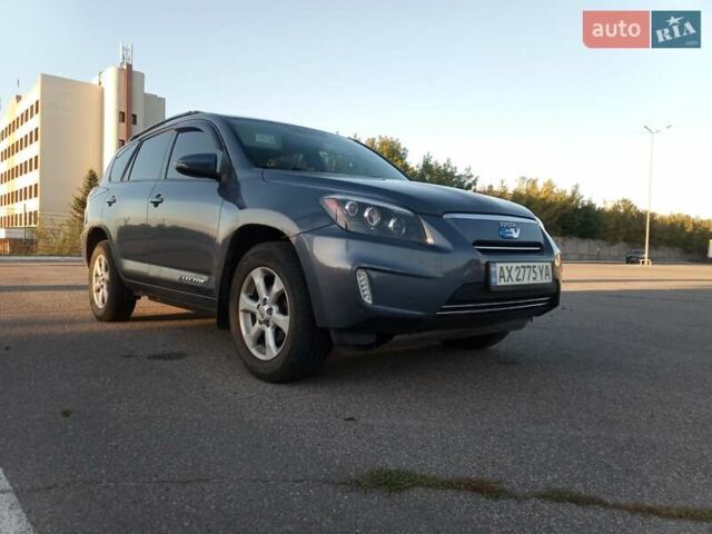 Тойота RAV4 EV 2013 в Харькове на Automoto.ua Синий Тойота RAV4 EV, объемом двигателя 0 л и пробегом 195 тыс. км за 9999 $, фото 2 на Automoto.ua