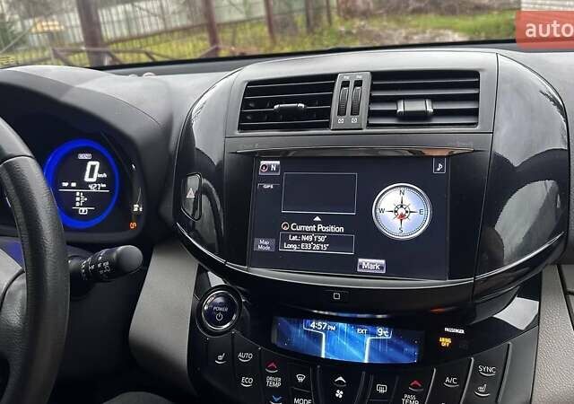 Синій Тойота RAV4 EV, об'ємом двигуна 0 л та пробігом 155 тис. км за 9999 $, фото 10 на Automoto.ua