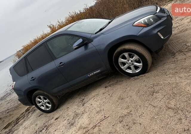 Синій Тойота RAV4 EV, об'ємом двигуна 0 л та пробігом 155 тис. км за 9999 $, фото 8 на Automoto.ua