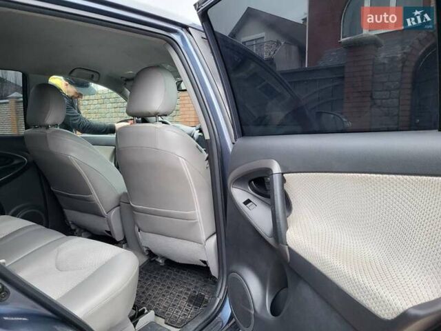 Синій Тойота RAV4 EV, об'ємом двигуна 0 л та пробігом 222 тис. км за 9999 $, фото 10 на Automoto.ua