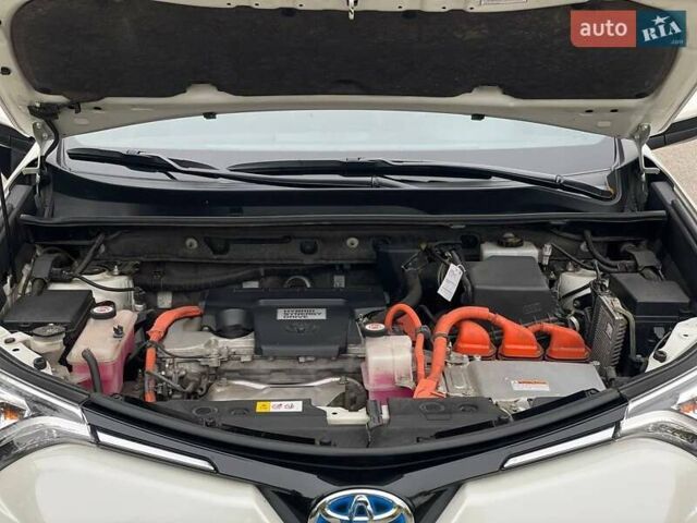 Білий Тойота RAV4 PHEV, об'ємом двигуна 2.49 л та пробігом 70 тис. км за 22700 $, фото 25 на Automoto.ua