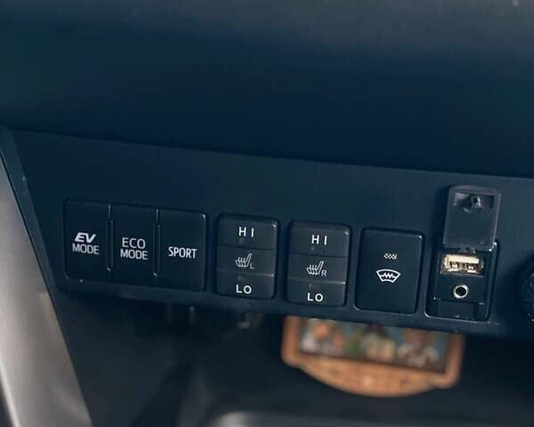 Білий Тойота RAV4 PHEV, об'ємом двигуна 2.49 л та пробігом 70 тис. км за 22700 $, фото 14 на Automoto.ua